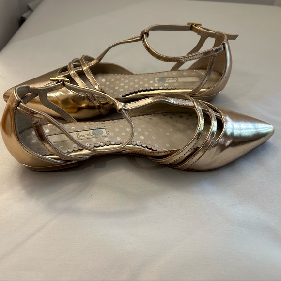Boden Gold Flat Size 39/8 1/2 - Picture 3 of 11